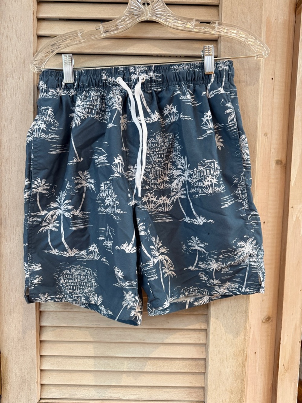 Old Navy Blue-Grey Swim Shorts with White Tropical Palm Print 7” Inseam Small
